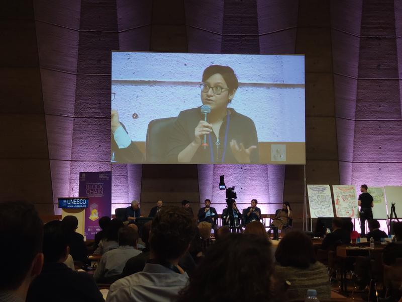 Lucia Flores Echaiz lors du panel Blockchain and Democracy à la conférence UNESCO